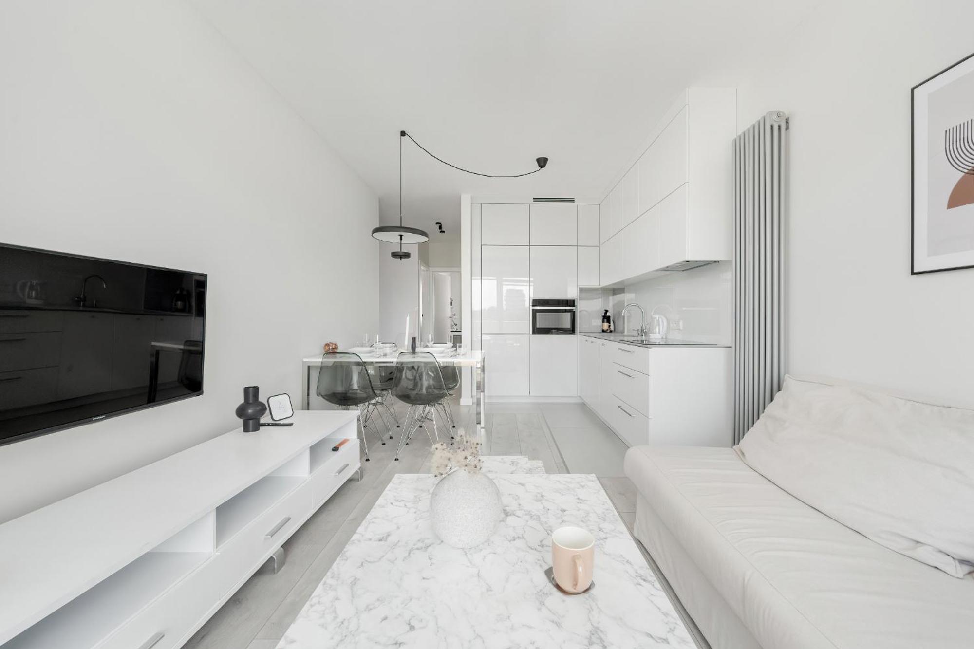 Miedziana Bright With Balcony And Parking By Renters Apartament *
