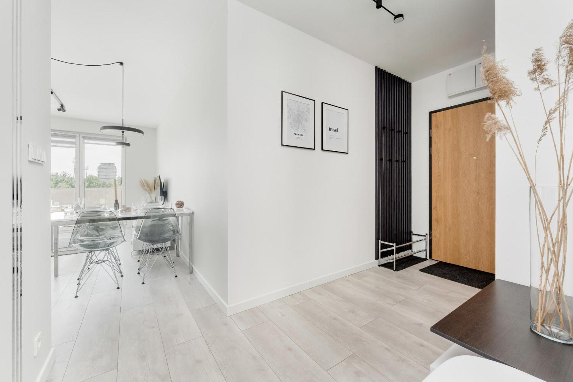Miedziana Bright With Balcony And Parking By Renters Apartament Wrocław